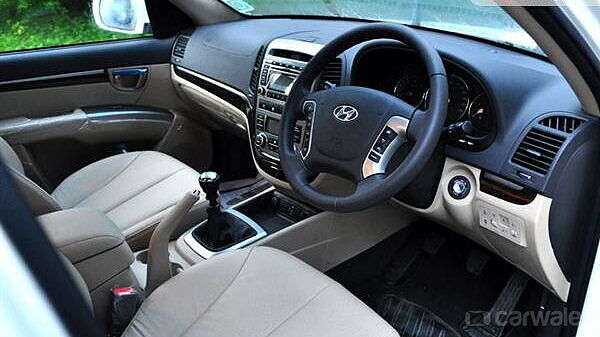 Discontinued Hyundai Santa Fe 2011 Interior
