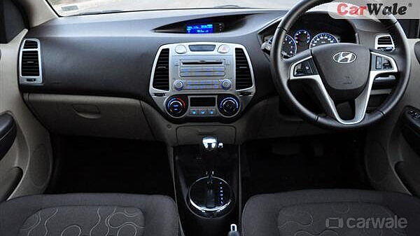 Hyundai i20 [2010-2012] Dashboard