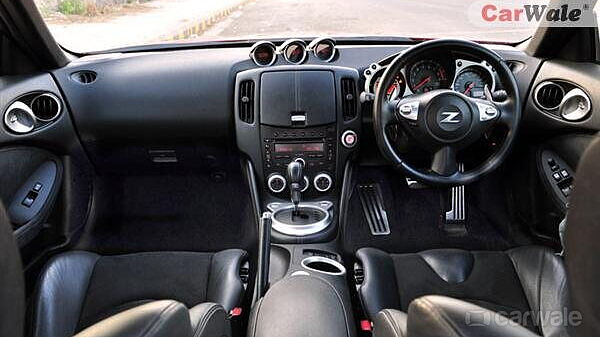 Nissan 370Z [2010-2014] Interior