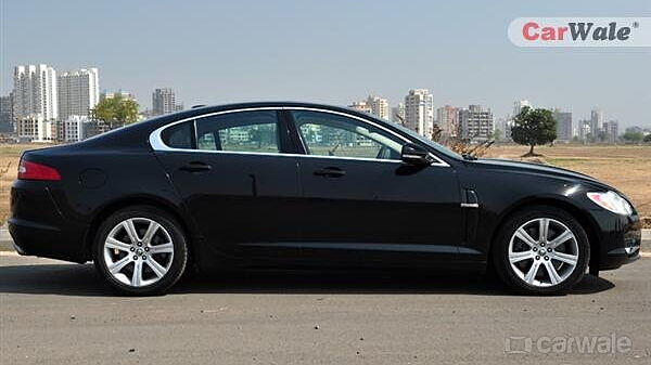 Discontinued Jaguar XF 2013 Left Side View