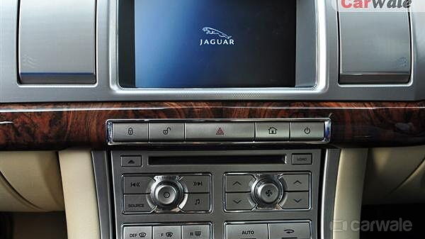 Jaguar XF [2013-2016] Interior
