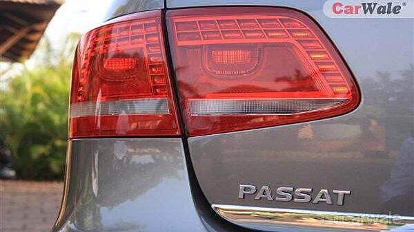 Volkswagen Passat [2007-2014] Tail Lamps