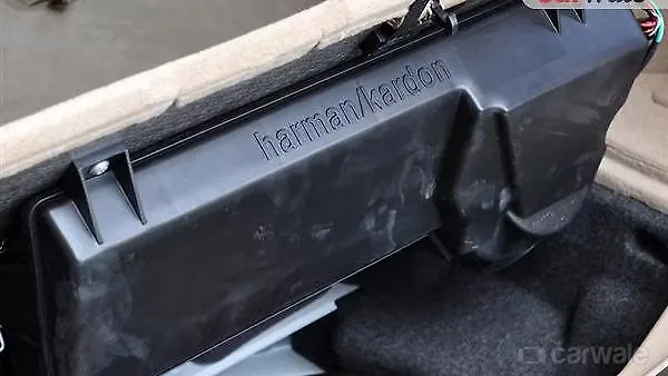 R-Class Boot Space Image, R-Class Photos in India - CarWale