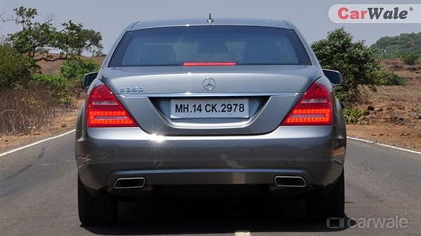 Discontinued Mercedes-Benz S-Class 2010 Rear View