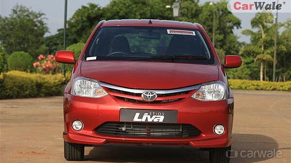 Toyota Etios Liva [2011-2013] Front View