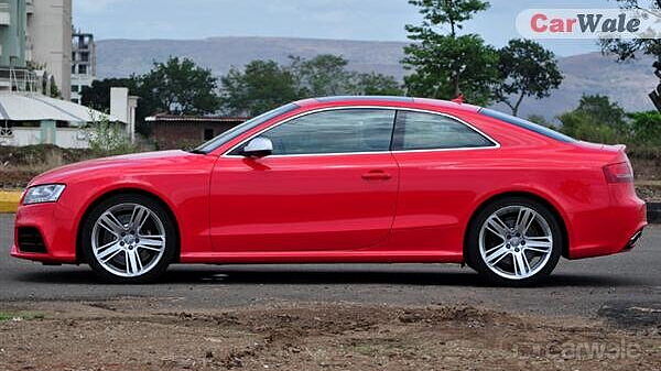 Discontinued Audi RS5 2012 Left Side View