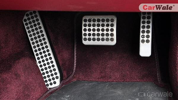 Discontinued Aston Martin V8 Vantage 2012 Interior