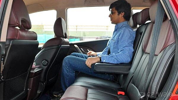 Discontinued Mahindra XUV500 2011 Rear Seat Space