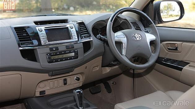 Toyota Fortuner [2009-2012] Interior