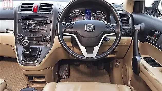 Honda Cr V Vs Mitsubishi Outlander Skoda Yeti Carwale Cr V 2017 2018 Interior