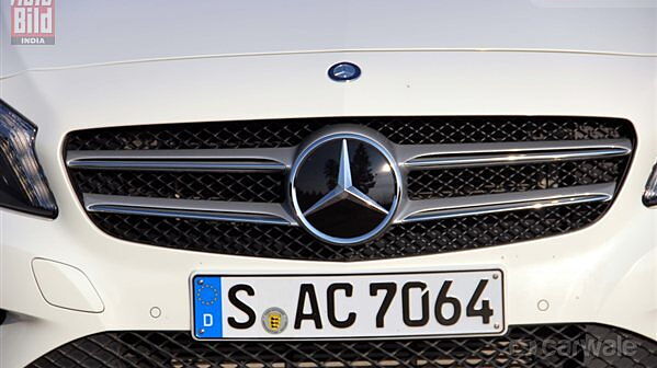 Discontinued Mercedes-Benz A-Class 2013 Left Front Three Quarter