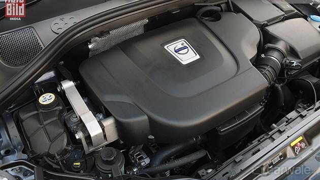 Discontinued Volvo XC60 2013 Engine Bay
