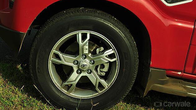 Discontinued Mahindra Scorpio 2014 Wheels-Tyres