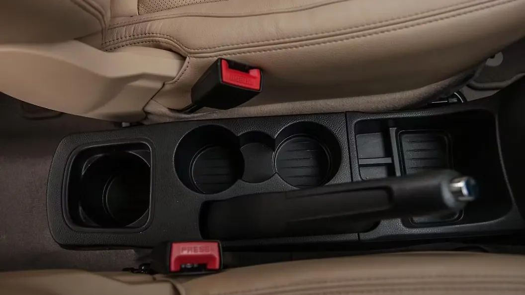 Ford Aspire 2015 2018 Photo Ford Figo Aspire Cup Holder