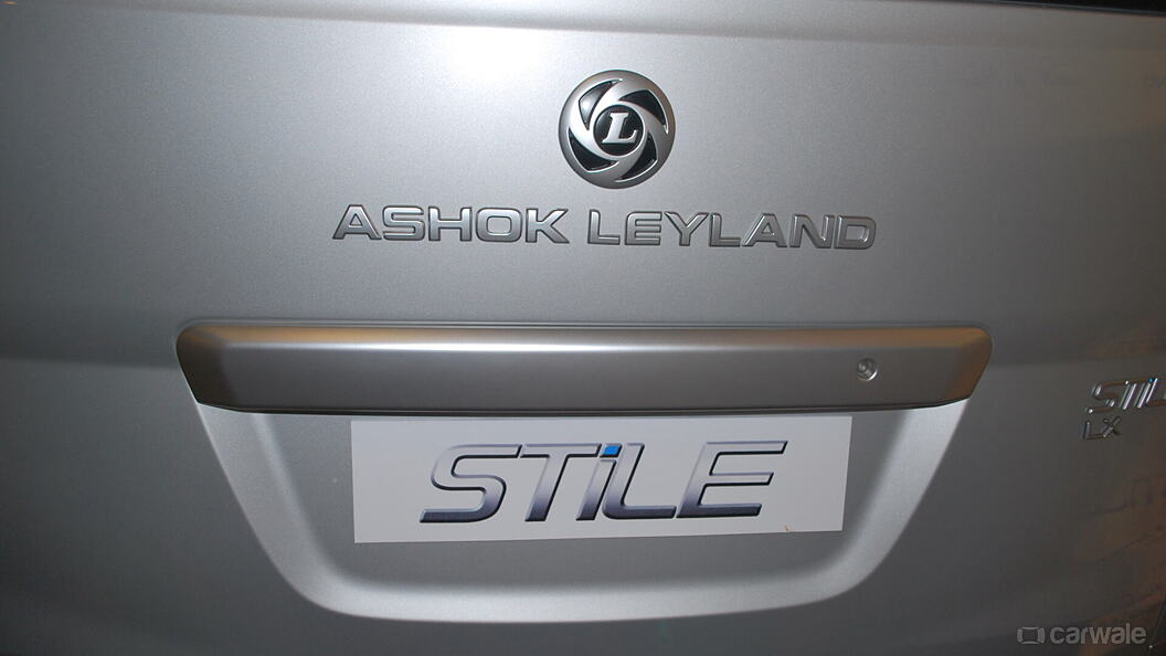 Ashok Leyland Stile [2013-2015] Badges