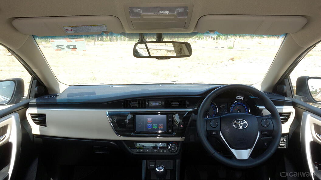 Toyota Corolla Altis [2014-2017] Interior