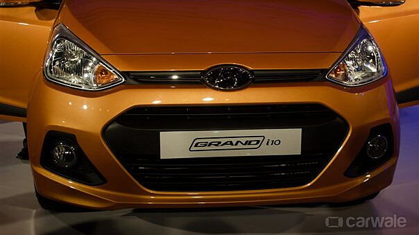 Discontinued Hyundai Grand i10 2013 Front View