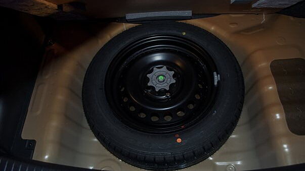 Hyundai Grand i10 [2013-2017] Photo, Interior (Spare wheel) Image - CarWale