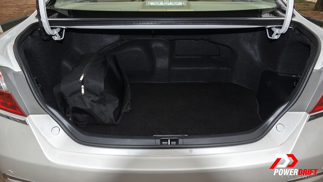 Discontinued Toyota Camry 2012 Boot Space