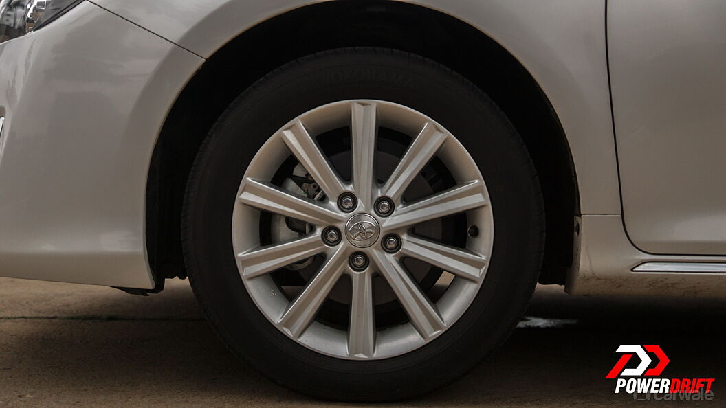 Discontinued Toyota Camry 2012 Wheels-Tyres