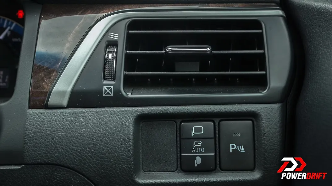 Toyota Camry 2012 2015 Photo Hybrid Interior 20161 Image