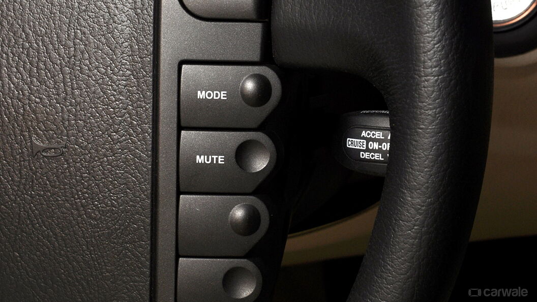 Ssangyong Rexton Steering Mounted Audio Controls