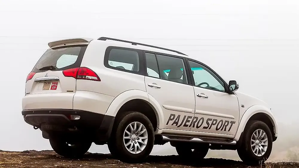 Mitsubishi Pajero Sport Right Rear Three Quarter Mitsubishi Pajero Sport Right Rear Three Quarter