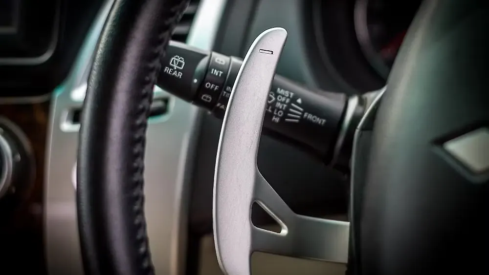 Mitsubishi Pajero Sport Photo, paddle shifters Image CarWale