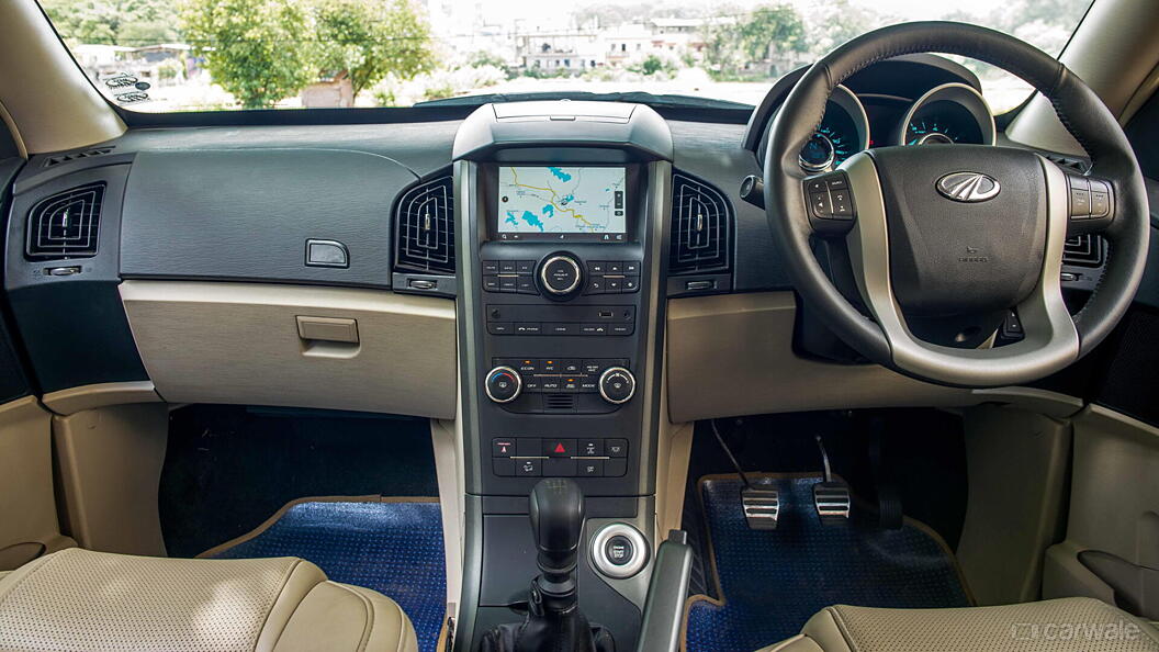 Discontinued Mahindra XUV500 2015 Interior