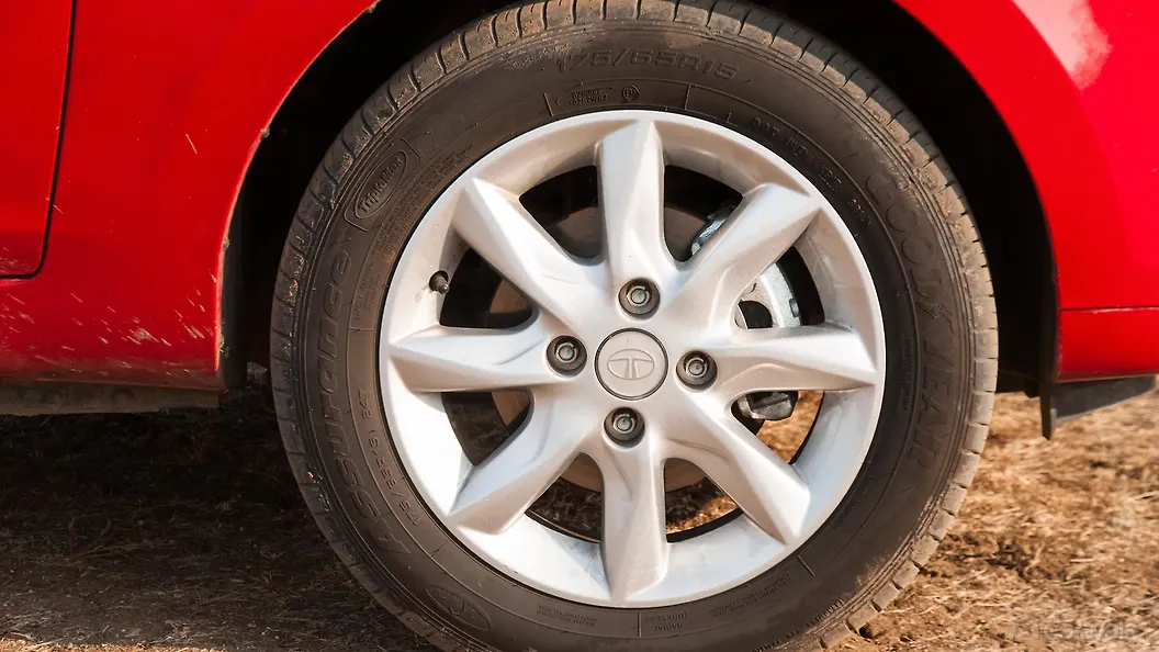 Bolt Wheels-Tyres Image, Bolt Photos in India - CarWale