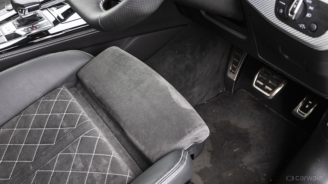 Audi RS5 Driver's Seat Adjustable under-thigh Support
