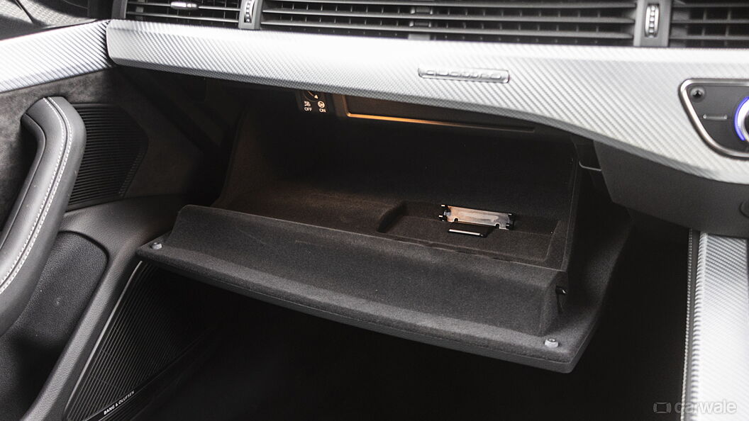Audi RS5 Glove Box