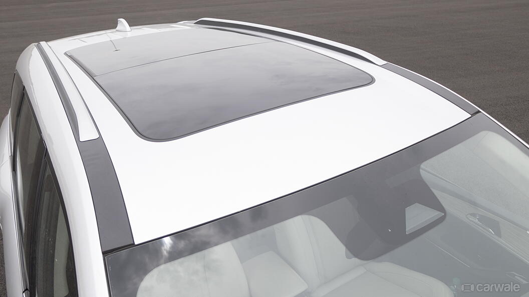 XUV700 Sunroof/Moonroof Image, XUV700 Photos in India - CarWale