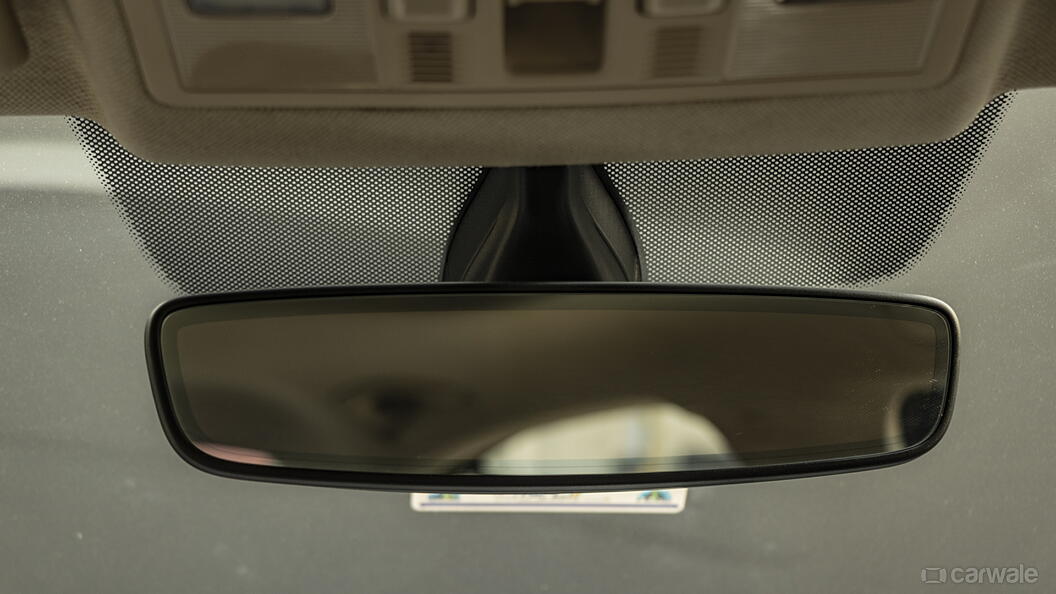 Virtus Inner Rear View Mirror Image, Virtus Photos in India - CarWale