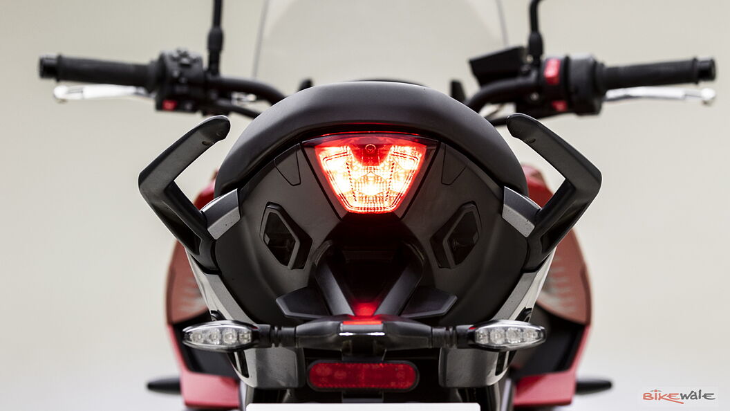 Triumph Tiger Sport 660 Tail Light Image – BikeWale