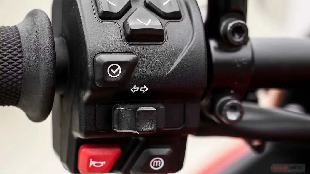 Triumph Tiger Sport 660 Horn Button Image – BikeWale