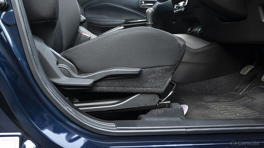 Maruti Suzuki Baleno Seat Adjustment Manual for Driver