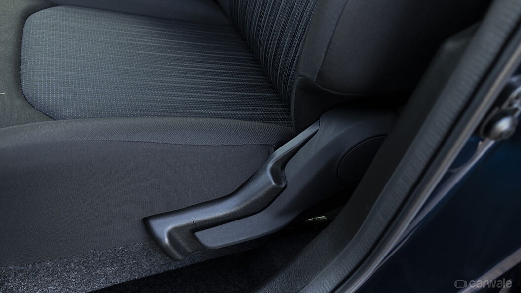 Maruti Suzuki Baleno Seat Adjustment Manual for Front Passenger