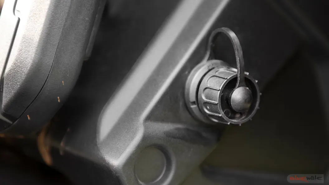 HarleyDavidson PAN America 1250 [2022] USB Port Image BikeWale