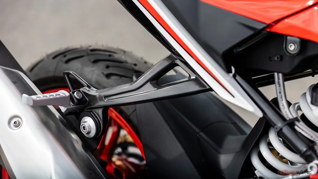 TVS Apache RR310 Pillion Footrest Image BikeWale
