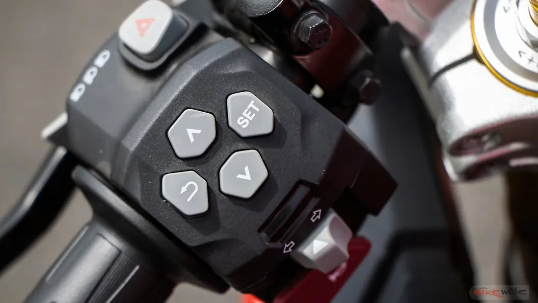 TVS Apache RR310 Clutch Lever Image – BikeWale