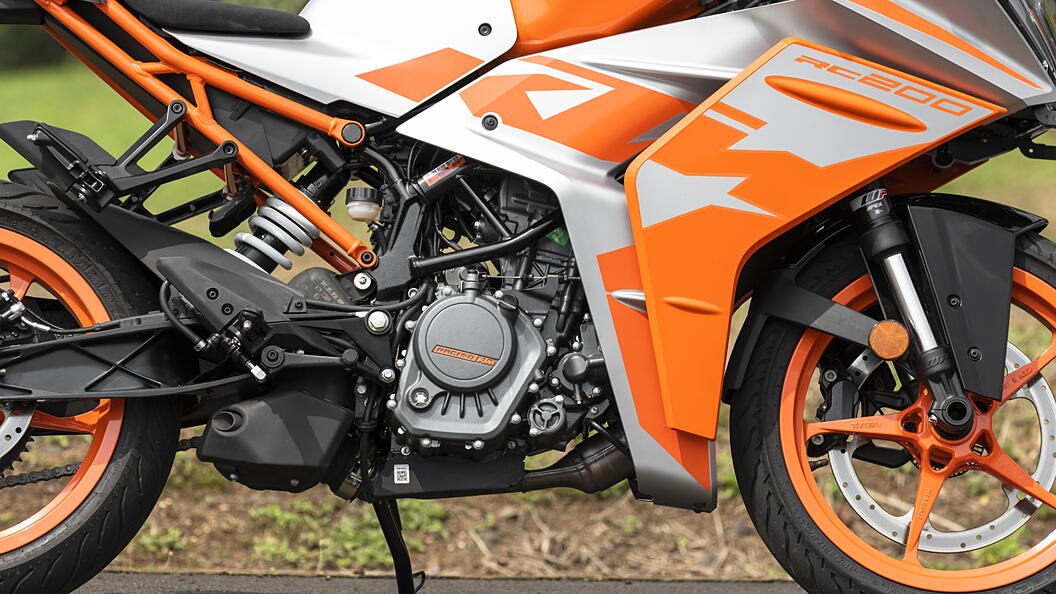 Ktm Rc 200 Engine From Right Image Bikewale