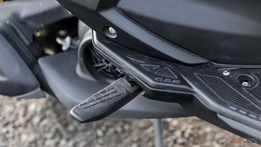 Yamaha Ray ZR 125 Right Side Pillion Footpeg Image BikeWale