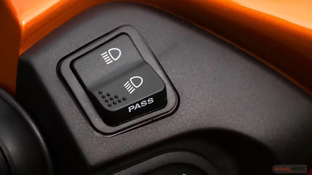 TVS Jupiter 125 High Beam Low Beam Switch Image BikeWale