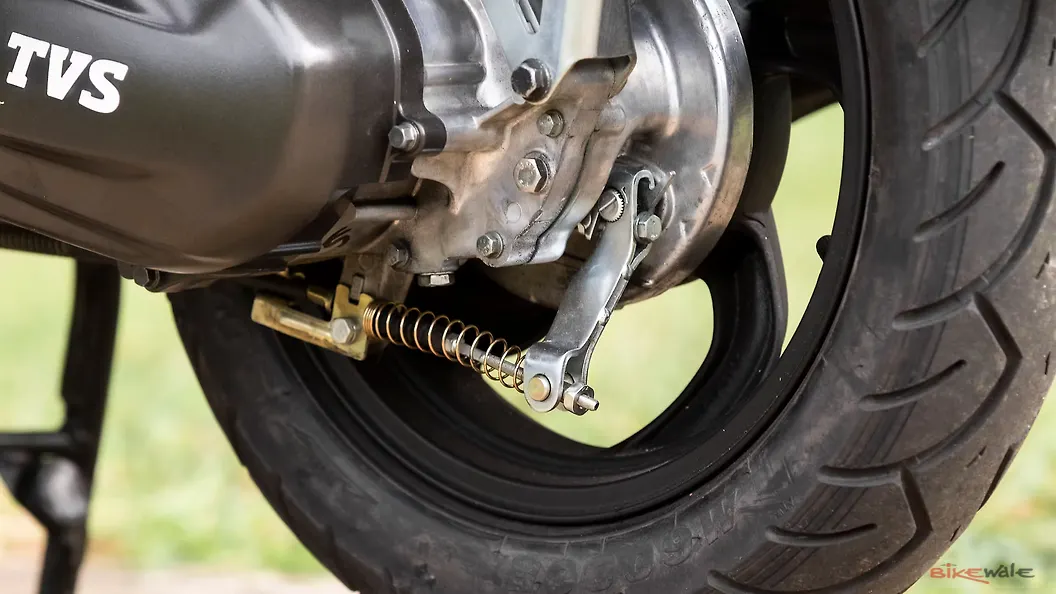 TVS Jupiter 125 Rear Alloy Wheel Image – BikeWale