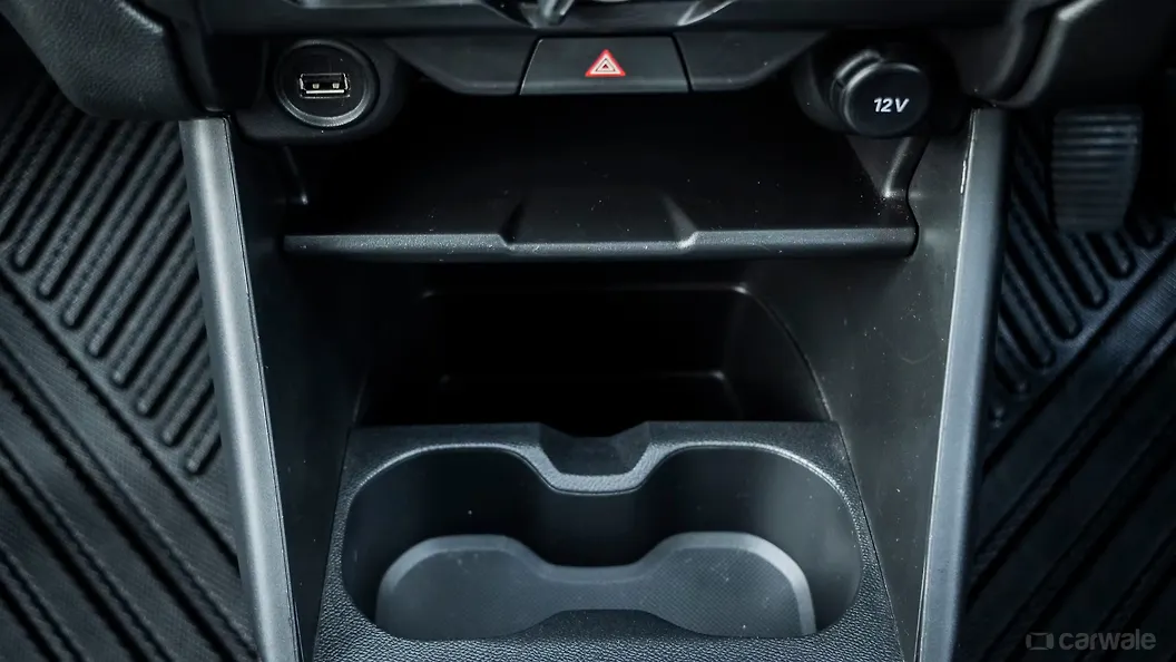 C3 Cup Holders Image, C3 Photos in India CarWale