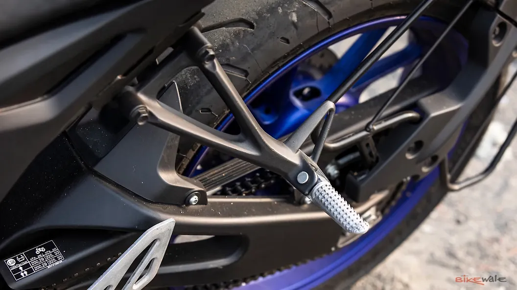 yamaha r15 flat seat