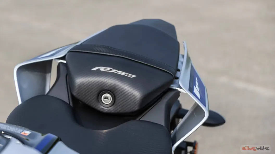 yamaha r15 seat