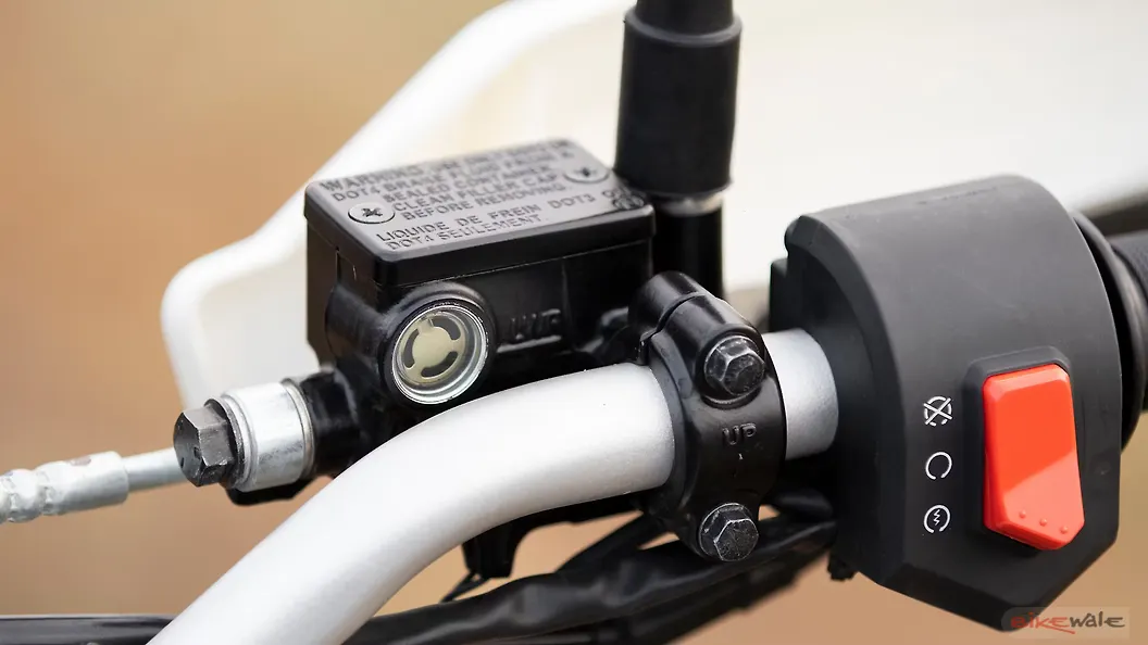 Hero Xpulse 200 4V Open Fuel Lid Image BikeWale