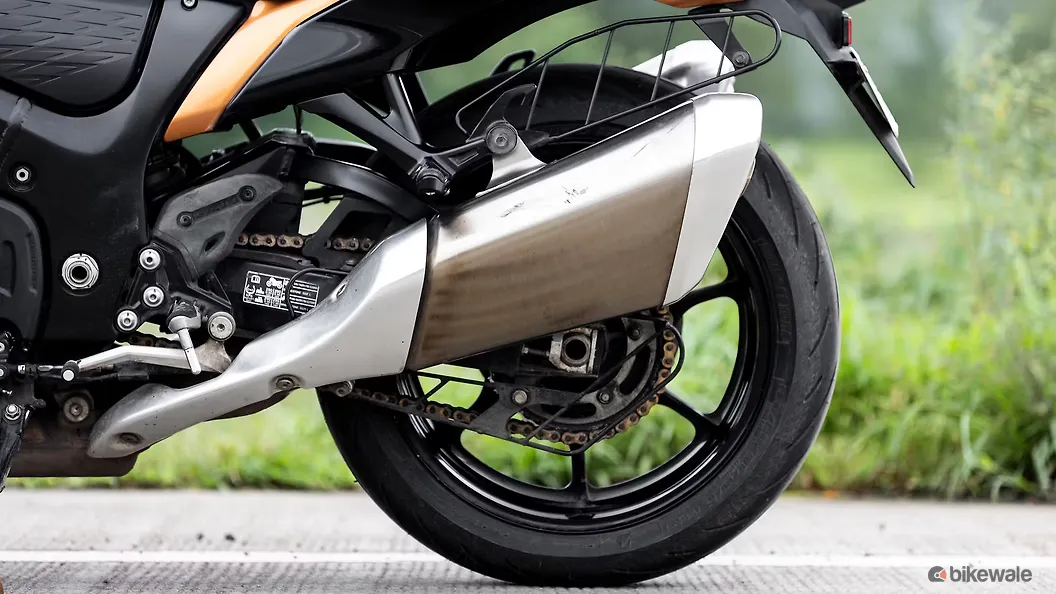 Suzuki Hayabusa Rear Wheel Image – BikeWale